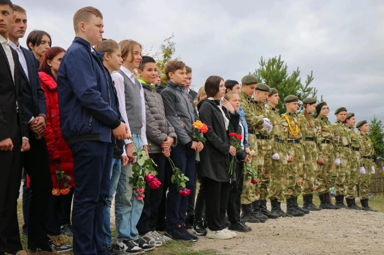 Церемония перезахоронения останков жителей д. Колодезное.